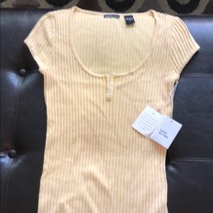 NWOT Moda  ribbed scoop neck top size med